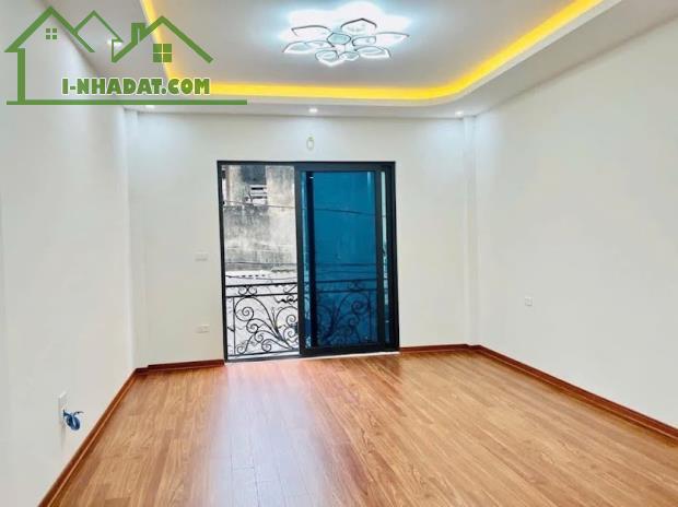 BÁN NHÀ 5 TẦNG TRUNG TÂM PHÚC LỢI, LONG BIÊN - VỊ TRÍ VÀNG, TIỆN ÍCH NGẬP TRÀN!