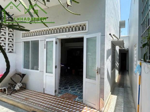 BÁN ĐẤT TẶNG NHÀ CẤP 4 HẺM OTO PHƯỚC HẢI, NHA TRANG - 1