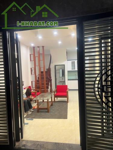 Bán nhà Đại La, Hai Bà Trưng – 5 tầng, mặt tiền 4.2m, giá 7.2 tỷ – Gần phố, nhà đẹp ở ngay