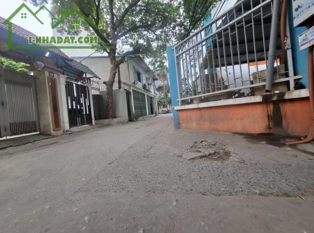 112tr.m đất Ngọc Thụy trong đê oto vào nhà, ngõ thông. LH 0936123469 - 2
