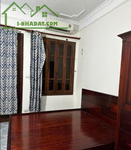Cho thuê nhà ngõ 156 Hồng Mai 3 tầng x 30m2, 9 Triệu, 3 ngủ, ô tô tận cửa - 1