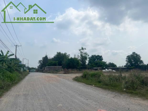 Bán đất 6000m2 xây dựng nhà xưởng 3 mặt tiền Thiện Tân TP Biên Hòa Đồng Nai chỉ 16 tỷ