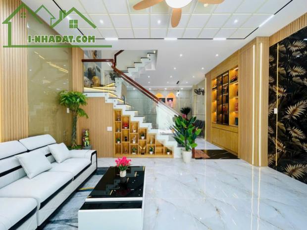 Bán nhà hẻm 4m Thống Nhất, P11, GV, 5,3 x 11, 3 tầng, giá: 6.15 tỷ TL - 1