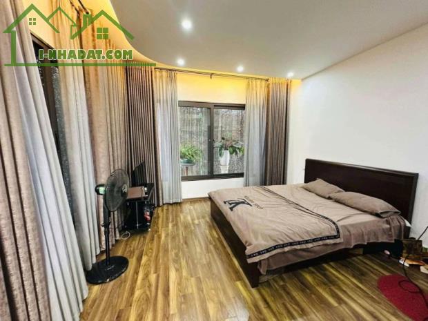 Bán nhà 7  tầng thang máy oto vào nhà, nội thất đẳng cấp, giá chỉ 18 tỷ! - 2
