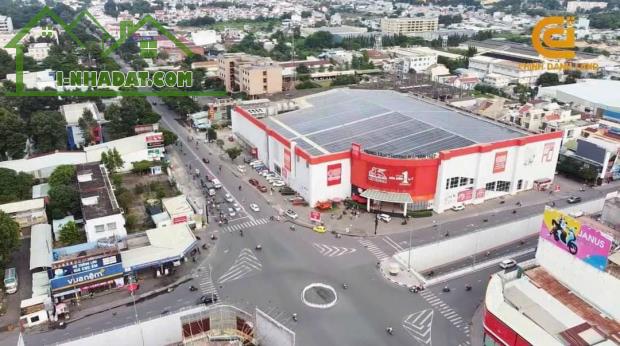 Bán nhà góc 2 mặt tiền Đồng Khởi, Tân Phong, Biên Hòa, 381m2, giá 13 tỷ 900.