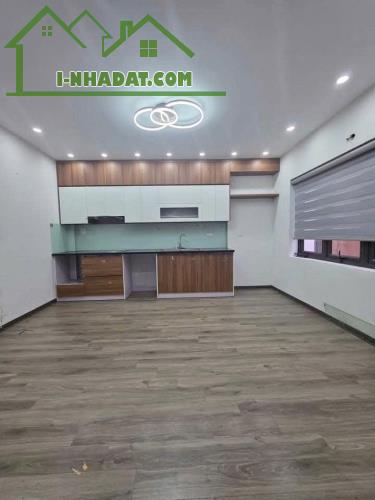 Bán nhà phố Gia Quất Long Biên 34m² – 6 tầng – Ô tô 7 chỗ đỗ cửa – Gần Ngọc Lâm – Giá 5.7T - 1