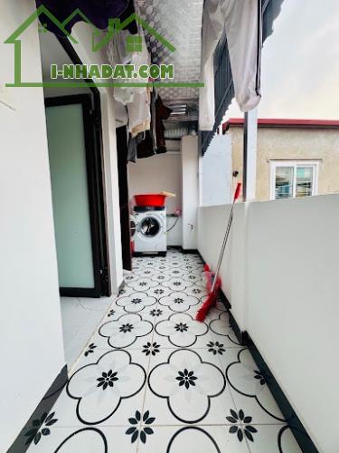 NHỈNH 5 TỶ CÓ NGAY NHÀ ĐẸP LUNG LINH - 5 TẦNG TRUNG TÂM HAI BÀ TRƯNG - SÁT PHỐ Ô TÔ GẦN - - 4