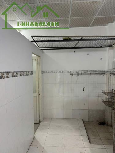 Nhà sổ riêng hoàn công 2.6 tỷ/81 m2/1 lầu 1 trệt đường ô tô - 3