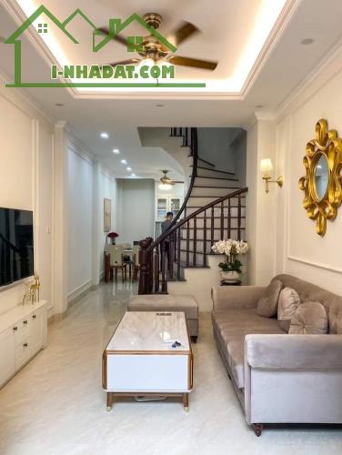 Bán Nhà Nguyễn Văn Linh, Phường Phúc Đồng, Long Biên 45m2, 5T, giá 6,7 tỷ (ô tô cách 25m)