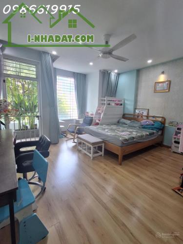 SIÊU PHẨM NHÀ PHỐ HIỆN ĐẠI KDC SAVIMEX - VỊ TRÍ VIP VIEW CÔNG VIÊN - 4 TẦNG - 100m2- CHỈ - 4