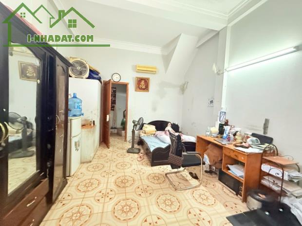 Nhà Hoàng Hoa Thám, Ba đình. 43m; MT 4.8; Giá 9 tỷ  BÁN ĐẤT TẶNG NHÀ - NGÕ NÔNG GẦN CHỢ -