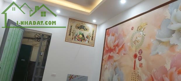 Bán Nhà Vũ Xuân Thiều, Phường Sài Đồng, Long Biên 36m2, 3T, giá 2,4 tỷ