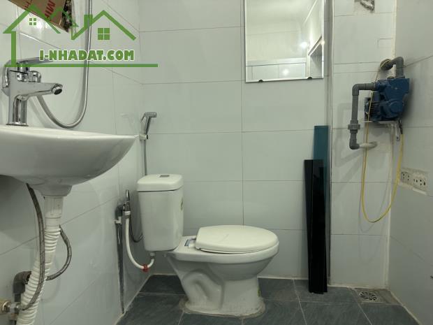 Bán Nhà Vũ Xuân Thiều, Phường Sài Đồng, Long Biên 36m2, 3T, giá 2,4 tỷ - 2