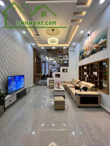 Bán nhà 4 tầng mới hẻm ôtô thông Trung Tâm vũng tàu DT: 90m2 giá: 6 tỷ 300