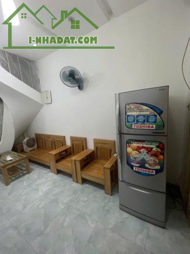 Cho thuê nhà ngõ Giếng Mứt, 3.5 tầng x 32m2, 2 ngủ, 8 Triệu ở gđ, nhóm ngoan - 2