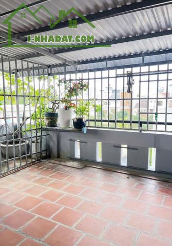 Nhà 3 tầng 2 mặt kiệt oto Nguyễn Công Trứ . Oto đỗ trước nhà 24/24 - 1