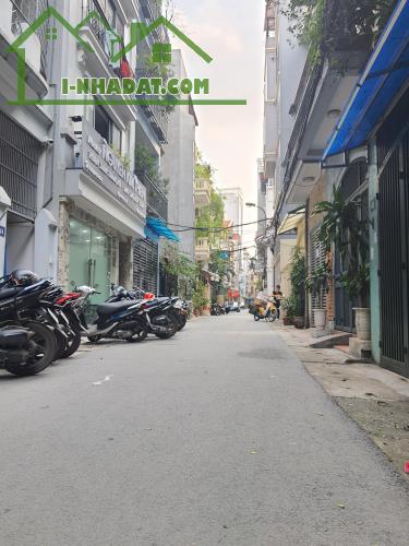 BÁN GẤP NHÀ PHỐ YÊN LẠC, PHÂN LÔ Ô TÔ TRÁNH _DT 80M2, 4TẦNG, MT 6M, 22TỶ