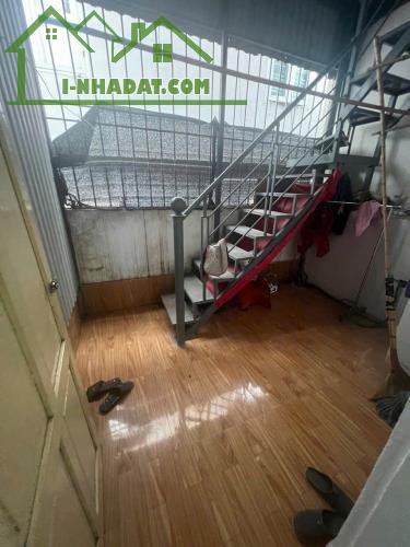 Cho thuê nhà ngõ Giếng Mứt, 3.5 tầng x 32m2, 2 ngủ, 8 Triệu ở gia đình, nhóm ngoan - 3