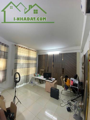 BÁN NHÀ LÔ GÓC  - ĐƯỜNG NHỰA THÔNG THOÁNG- 3 TẦNG- 71M2- NGANG 5m - CHỦ THIỆN CHÍ XOẮN - 4