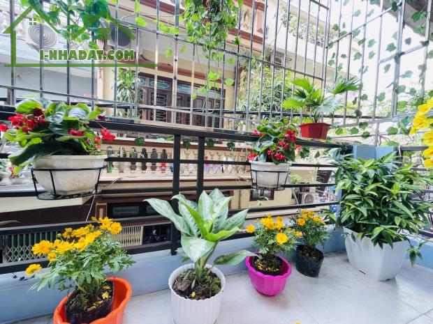 SÁT PHỐ - KINH DOANH - VỈA HÈ - Ô TÔ - Ở NGAY - HAI THOÁNG- PHỐ 8/3-41 M- 11 TỶ 2 - 3