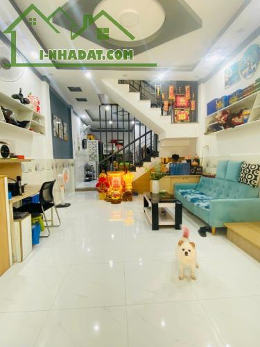 Cc cần bán nhà 2 tầng kiệt oto đường Nguyễn Công Hoan, giá sập sàn chỉ nhỉnh 3 tỷ.