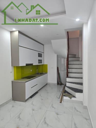 CHẤT NHƯ NƯỚC CẤT – NHÀ ĐẸP CỰC GẮT PHỐ NGUYỄN PHÚC LAI, 3 GIÂY NHÌN – 1 GIÂY YÊU – 0 - 2