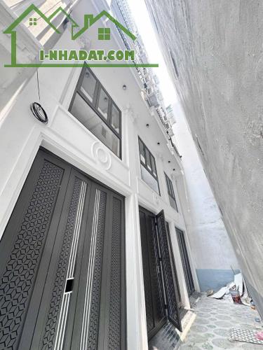 (Tin thật 100%) Bán CCMN 61m2 x 13CH tại phố Trần Cung - Mặt tiền 10m - Nhà gần phố - DT - 1