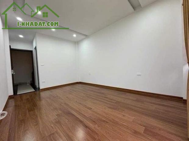 Nhà mới 36m2 x 5 tầng 204 CỔ LINH- ĐỐI DIỆN AEON LONG BIÊN- GẦN CẦU VĨNH TUY., oto 20m - 3