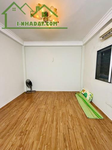 Bán Gấp Nhà Cầu Giấy 40m2 – 5 Tầng - Mặt tiền 4.5m – Giá chỉ 8 tỷ - 3