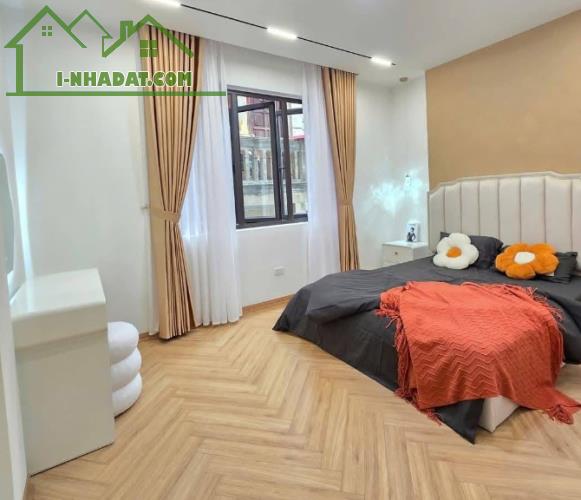 BÁN NHÀ LÔ GÓC FULL NỘI THẤT, GẦN PHỐ,37M2, 5 TẦNG NHỈNH 8 TỶ