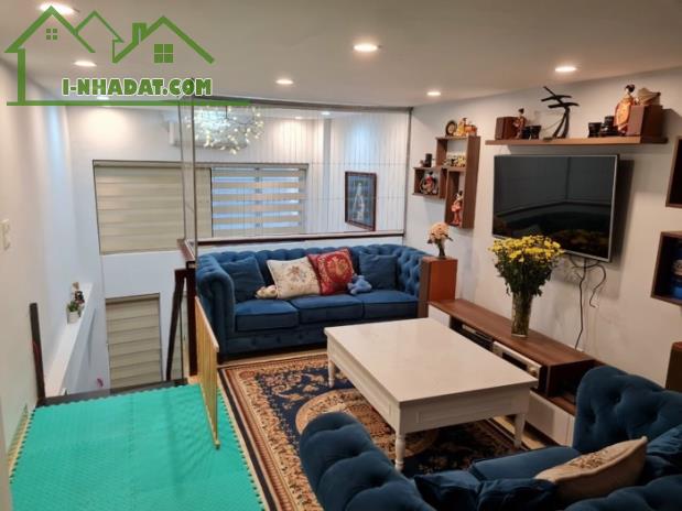 Bán nhà Phố Cổ Linh Long Biên, DT: 34m2, thiết kế đẹp, công năng sạch, giá chào 5 tỷ 800. - 1