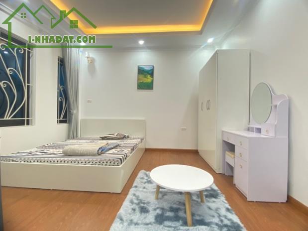 Bán nhà Phố Cổ Linh Long Biên, DT: 34m2, thiết kế đẹp, công năng sạch, giá chào 5 tỷ 800. - 3