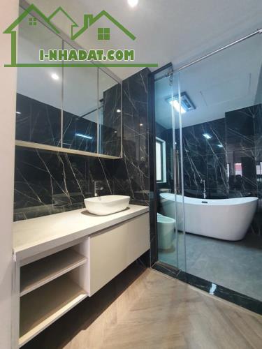 Bán nhà Phố Cổ Linh Long Biên, DT: 34m2, thiết kế đẹp, công năng sạch, giá chào 5 tỷ 800. - 5