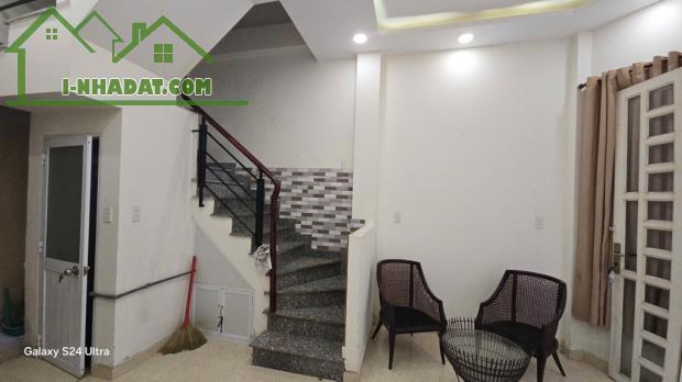 BÁN NHÀ TRẦN ĐÌNH XU, Q1 – 1 TRỆT 2 LẦU + SÂN THƯỢNG CHỈ 4.79 tỷ.