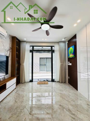 🔥 HXH 8m Ni Sư Huỳnh Liên – VTKD đa ngành nghề, DT: 4 x 14m, 5 tầng, chỉ 10.5 tỷ LT