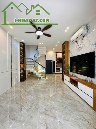 🔥 HXH 8m Ni Sư Huỳnh Liên – VTKD đa ngành nghề, DT: 4 x 14m, 5 tầng, chỉ 10.5 tỷ LT - 1