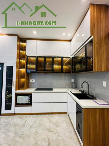 🔥 HXH 8m Ni Sư Huỳnh Liên – VTKD đa ngành nghề, DT: 4 x 14m, 5 tầng, chỉ 10.5 tỷ LT - 2