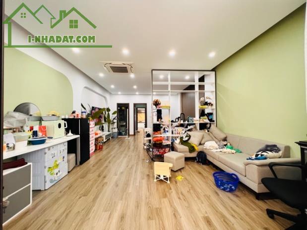 Cần Bán Nhà Phố Tư Đình Long Biên (Khu Phân Lô Quân Đội), 84m2, Ô tô, giá 17 tỷ 200.