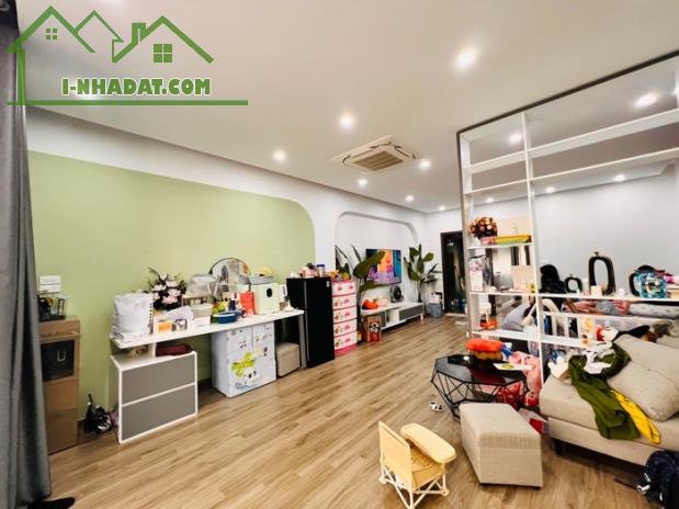 Cần Bán Nhà Phố Tư Đình Long Biên (Khu Phân Lô Quân Đội), 84m2, Ô tô, giá 17 tỷ 200. - 1
