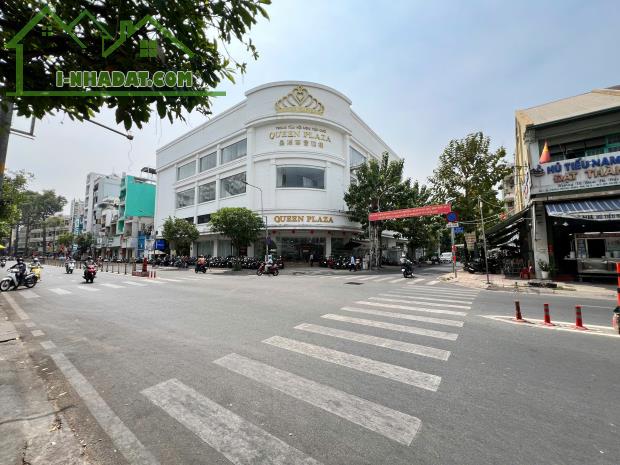 Bán nhà Mặt Tiền Lê Lai, Q.1, DT: 18x31m, Tiện xây Khách Sạn, Building, XD 3 hầm, 15 tầng