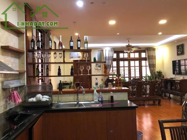 NHÀ MẶT NGÕ: NGUYỄN TRÃI -THANH XUÂN. DT:62/70T2 X 4T X 6M.MT