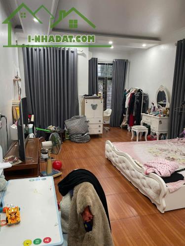 Bán nhà Thiên Lôi, 119m 3 tầng, đường 5m, Giá 6.5 tỉ, sát cạnh Siêu thị AEON - 1