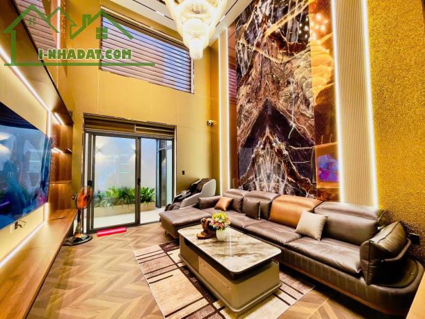 HOT NHẤT KHU VỰC ĐÔNG LA NHÀ 33M2X5 TẦNG Ô TÔ ĐỖ CỬA CHỈ 4,X TY