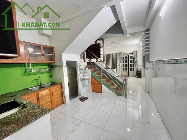 NHÀ HẺM 3M CHUẨN SÁT MẶT TIỀN - P11 GV SÁT NGAY KHU VIP CITYLAND. - 1