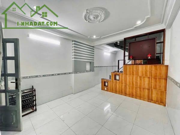 NHÀ HẺM 3M CHUẨN SÁT MẶT TIỀN - P11 GV SÁT NGAY KHU VIP CITYLAND. - 2
