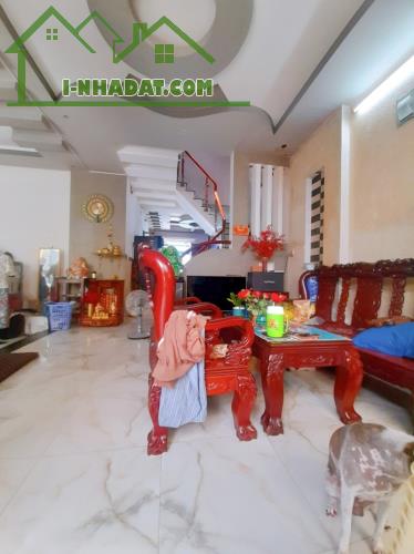 SIÊU PHẨM - 100M2 - 8X12,5M 3 TẦNG SÂN THƯỢNG 6PN 7WC - NGAY CẦU NHỊ THIÊN ĐƯỜNG Q8 - 8.2T - 4