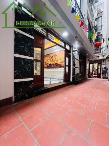 Tôi bán nhà đẹp Lạc Long Quân: 35m x 5 tầng, chỉ việc xách vali về ở - 1