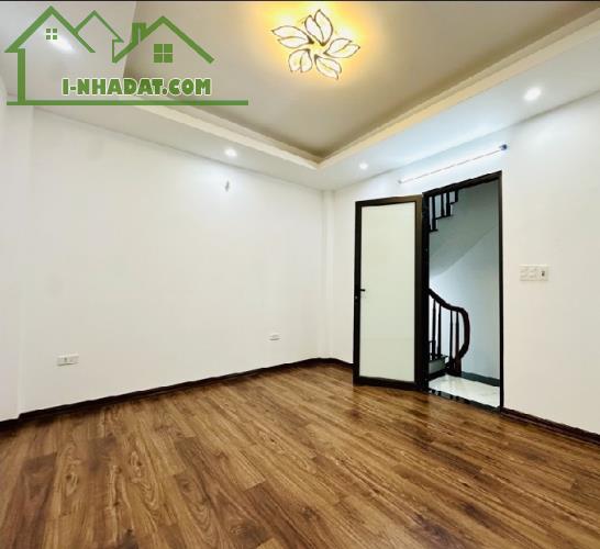 💥 SIÊU PHẨM TRUNG TÂM THẠCH BÀN – CHỈ 5 TỶ 💥 NHÀ 5 TẦNG MỚI KÍNH KOONG – MẶT TIỀN 4M - 5