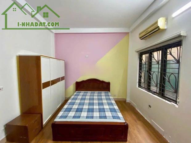 Cho thuê nhà Nguyễn Trãi, Thanh Xuân 4 tầng x 45m2, 4 ngủ, 13 Triệu ở hộ gia đình, Full đồ - 1