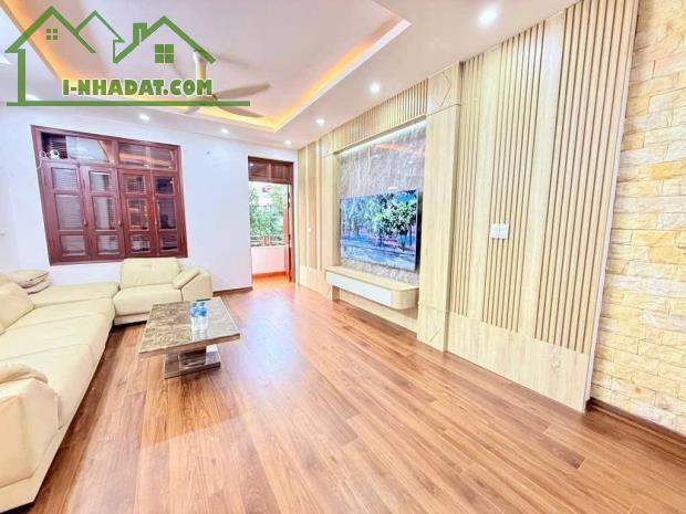 BÁN NHÀ HỮU HƯNG - TÂY MỖ - Ô TÔ CON ĐỖ CỬA – Ở NGAY -NGÕ 3.5M – MẶT TIỀN HƠN 5M – NHÀ DÂN - 2